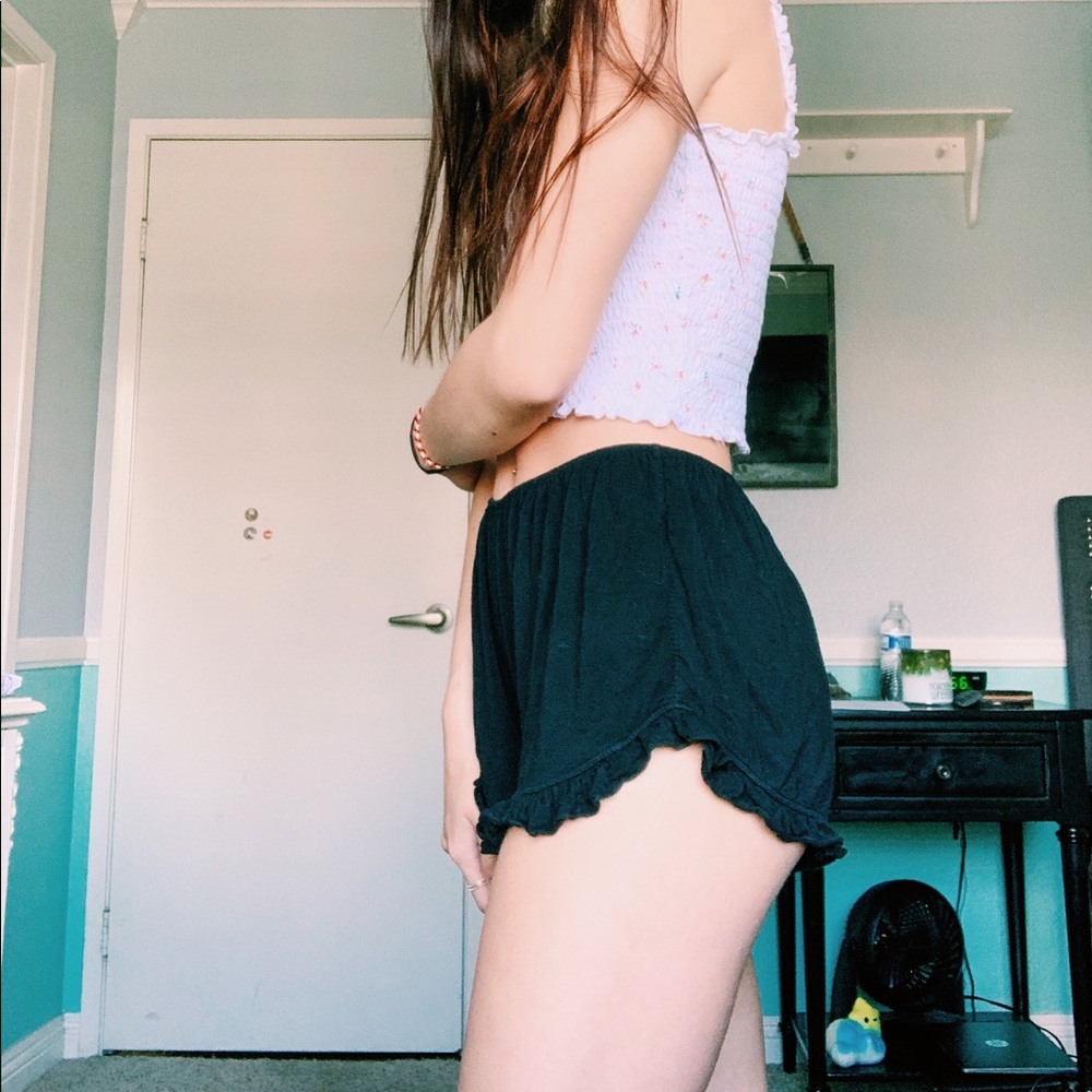 Brandy Melville flowy shorts!
